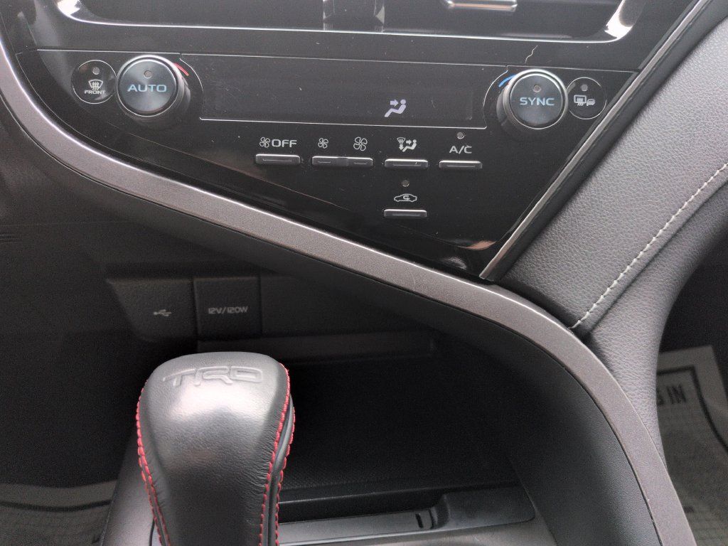 Used 2024 Toyota Camry SE w/ Cold Weather Package FWD image 18