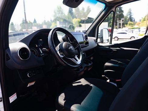 Used 2021 Nissan Rogue 3500 image 10