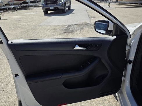 Used 2014 Volkswagen Jetta SE image 13