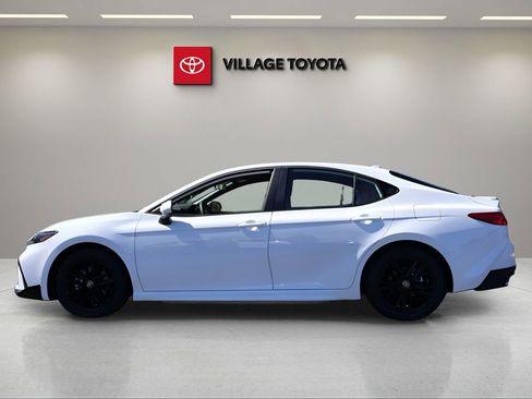 New 2026 Toyota Camry SE image 2