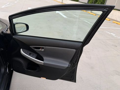 Used 2014 Toyota Prius Four FWD image 30