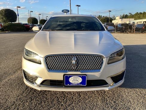 Used 2019 Lincoln MKZ Premiere image 2