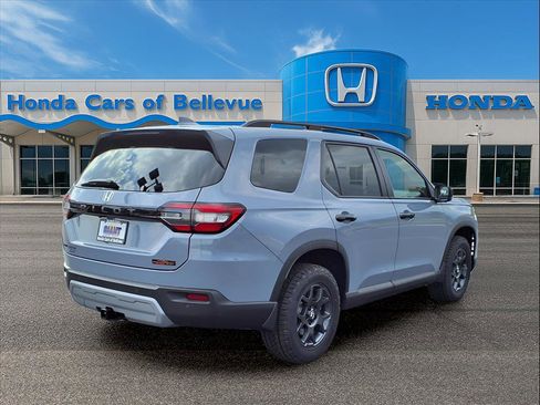 New 2025 Honda Pilot TrailSport image 9