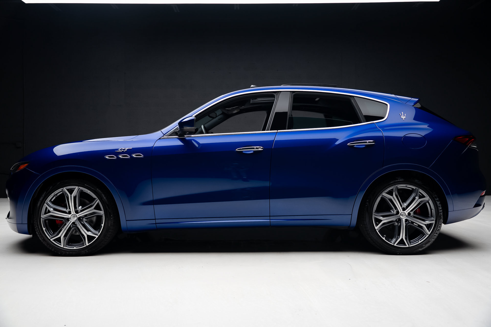 Used 2023 Maserati Levante GT AWD/4WD image 18