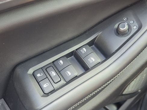 Used 2025 Jeep Grand Cherokee L Altitude AWD/4WD image 29