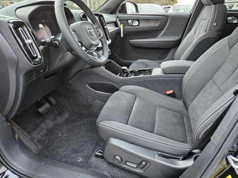 New 2024 Volvo C40 P8 Recharge Plus w/ Climate Package image 6