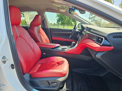 Used 2020 Toyota Camry XSE w/ Navigation Package FWD image 10