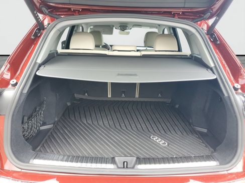 Used 2025 Audi Q5 Premium w/ Convenience Package AWD/4WD image 9