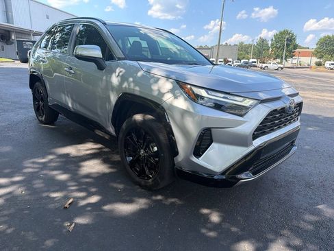Used 2023 Toyota RAV4 SE AWD/4WD image 2