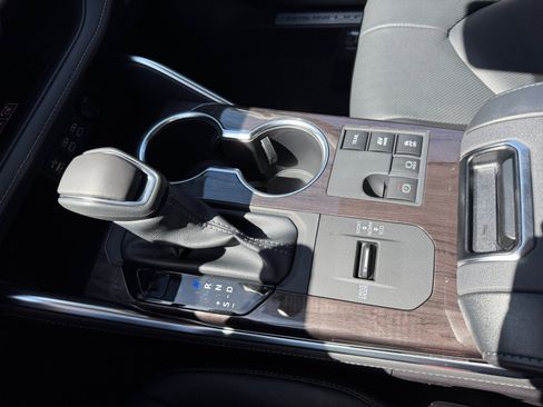 New 2026 Toyota Highlander Limited AWD/4WD image 15