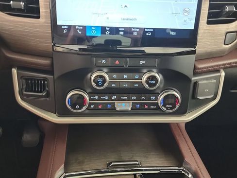 Certified 2024 Ford Expedition Max Limited AWD/4WD image 17