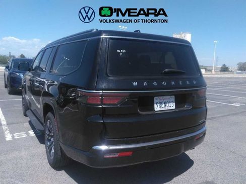 Used 2024 Jeep Wagoneer L Series II w/ Flexible Seating Group AWD/4WD image 4