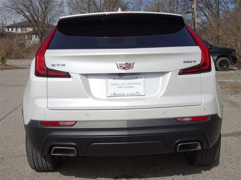 Certified 2022 Cadillac XT4 Luxury w/ Cold Weather Package image 4