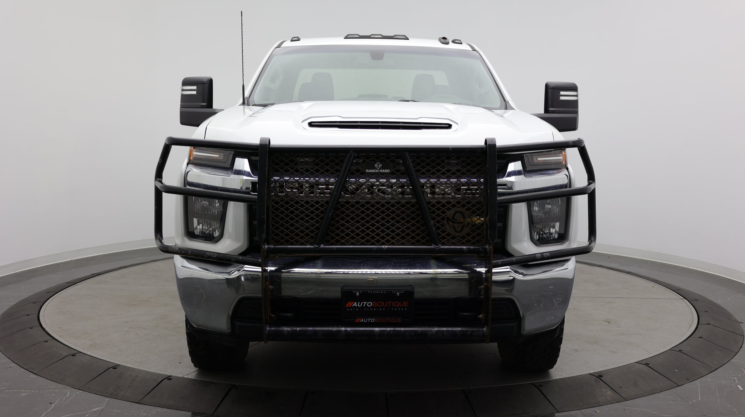 Used 2022 Chevrolet Silverado 2500 LT AWD/4WD image 2