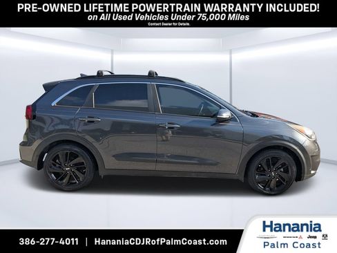 Used 2019 Kia Niro S Touring FWD image 2