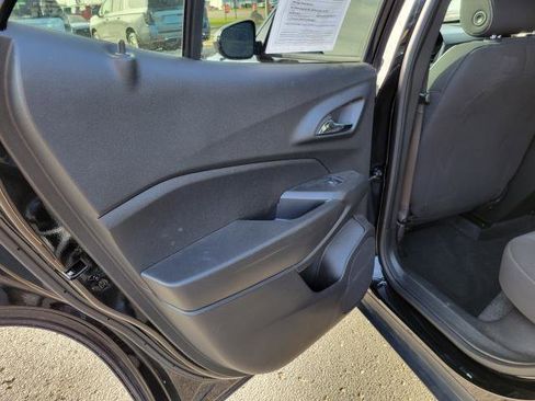 Used 2024 Chevrolet Trax RS w/ Sunroof Package FWD image 21