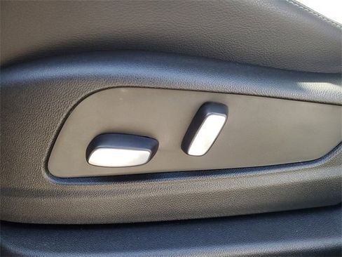 Used 2023 Cadillac XT6 Luxury image 19