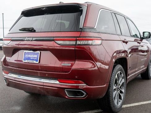 Used 2023 Jeep Grand Cherokee Overland w/ Luxury Tech Group IV AWD/4WD image 6