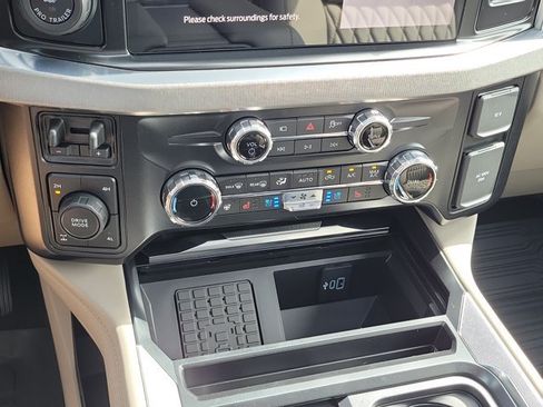 New 2026 Ford F250 Platinum w/ Platinum Plus Package AWD/4WD image 32