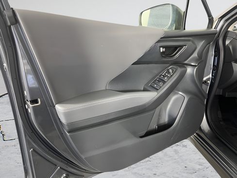 Used 2024 Subaru Crosstrek 2.0i Premium AWD/4WD image 9