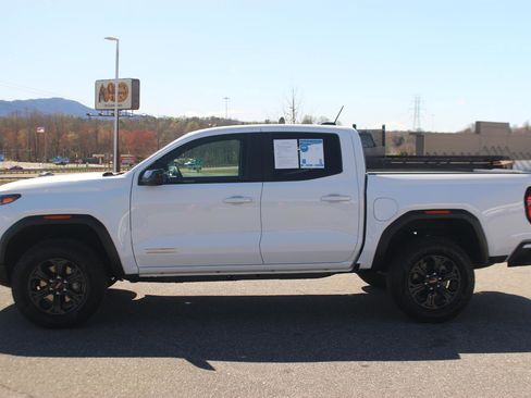 Used 2025 GMC Canyon Elevation w/ Convenience Package image 4