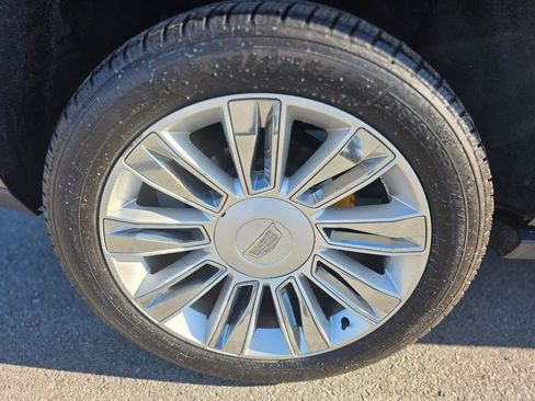 Used 2017 Cadillac Escalade Platinum image 19