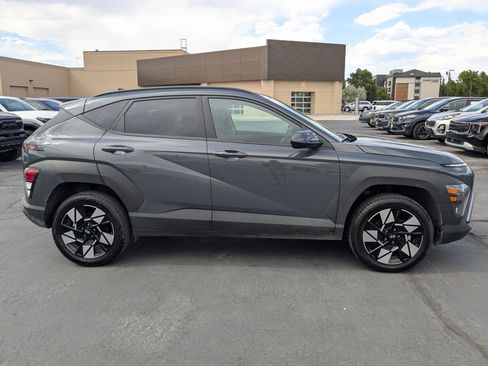 Certified 2025 Hyundai Kona SEL AWD/4WD image 2