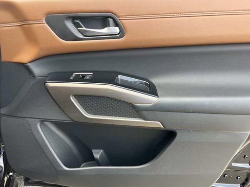 Used 2024 Nissan Pathfinder Platinum w/ Cargo Package image 25