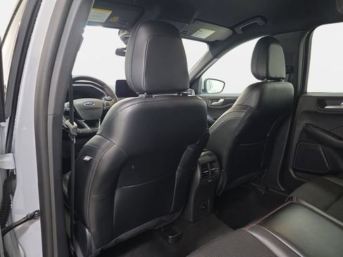Certified 2025 Ford Escape ST-Line Select AWD/4WD image 10