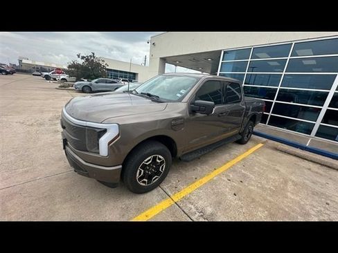 Used 2023 Ford F150 Lightning XLT AWD/4WD image 2