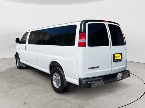 Used 2025 Chevrolet Express 3500 LT w/ LT Preferred Equipment Group RWD image 3
