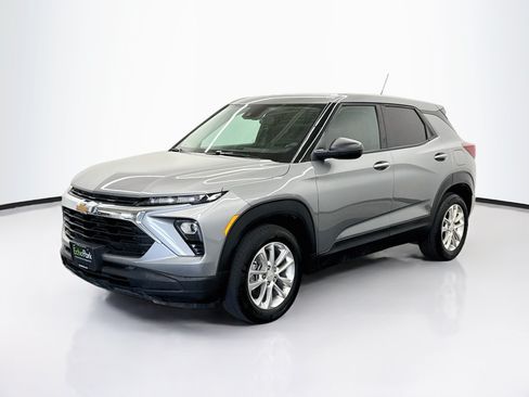 Used 2026 Chevrolet TrailBlazer LS w/ LS Convenience Package FWD image 3