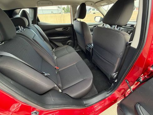 Used 2018 Nissan Rogue Sport S w/ S Appearance Package AWD/4WD image 9
