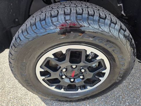 Used 2025 Toyota Tacoma TRD Off-Road AWD/4WD image 12