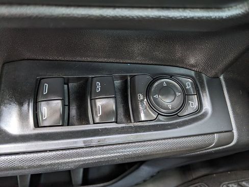 Used 2023 Chevrolet Silverado 1500 Custom image 50