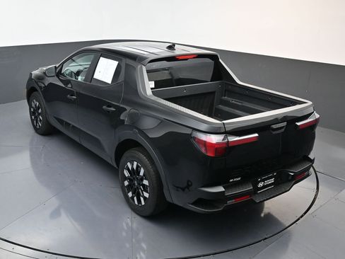 Certified 2025 Hyundai Santa Cruz SE image 18