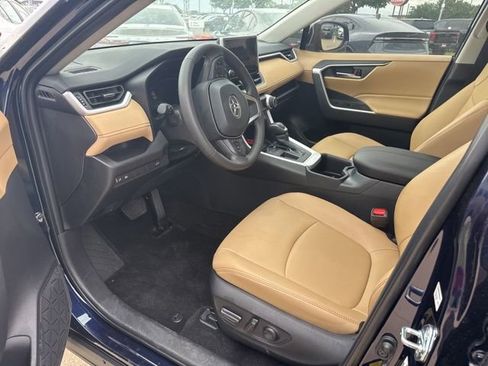 Used 2025 Toyota RAV4 XLE Premium FWD image 10
