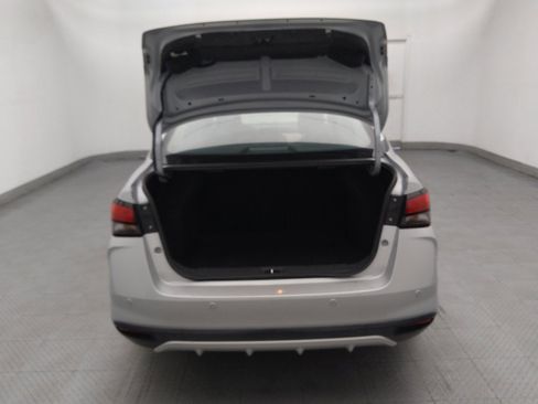 Used 2020 Nissan Versa SV FWD image 29