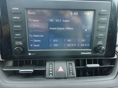 Used 2021 Toyota RAV4 XLE Premium AWD/4WD image 20