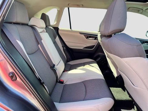 Used 2025 Toyota RAV4 XLE w/ Convenience Package AWD/4WD image 26