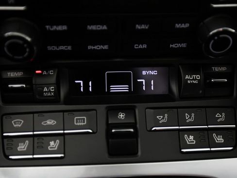 Used 2018 Porsche 911 Carrera S image 27
