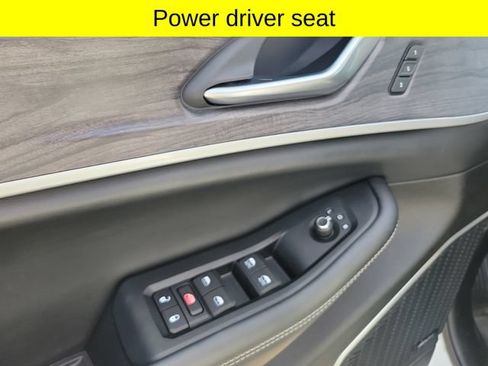 Used 2023 Jeep Grand Cherokee 4WD 4xe image 21