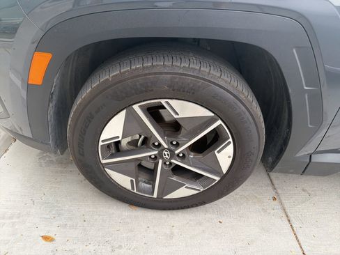 Certified 2025 Hyundai Tucson SEL image 12