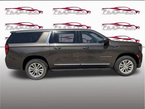 Used 2021 GMC Yukon XL SLT AWD/4WD image 8