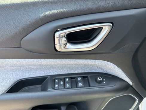 Used 2022 Jeep Compass Latitude image 24