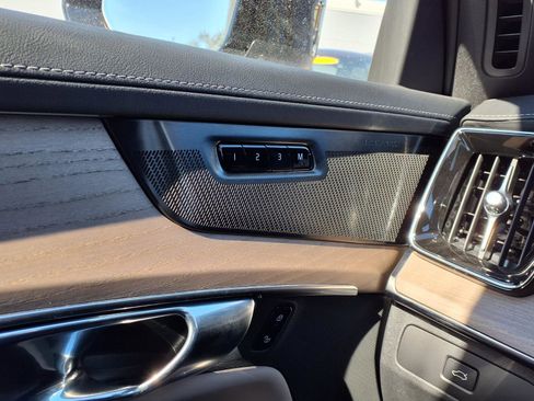 New 2026 Volvo XC90 B6 Ultra image 18