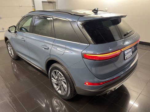 Used 2026 Lincoln Corsair Premiere image 4