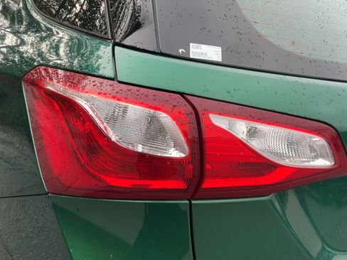 Used 2018 Chevrolet Equinox LS FWD image 29