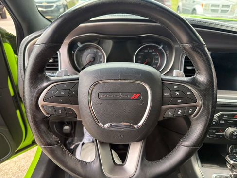 Used 2019 Dodge Charger Scat Pack w/ Dynamics Package RWD image 15