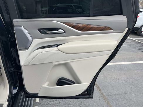 Used 2024 Cadillac Escalade Sport Platinum w/ LPO, ONYX Package image 22